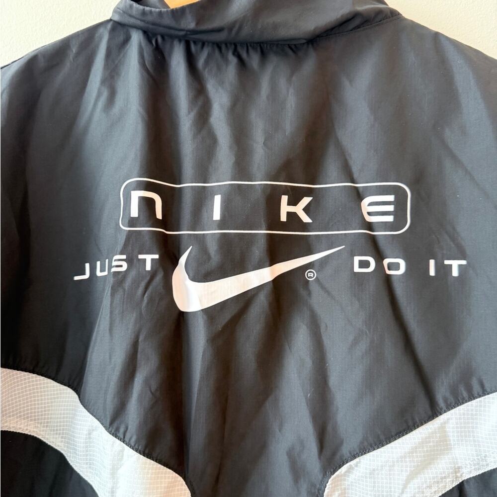 Nike Windbreaker Jacket - Picture 3 of 5